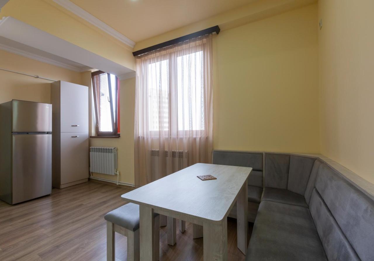 Umba Apartment N5 - Balcony And Mount Ararat View Erywań Zewnętrze zdjęcie