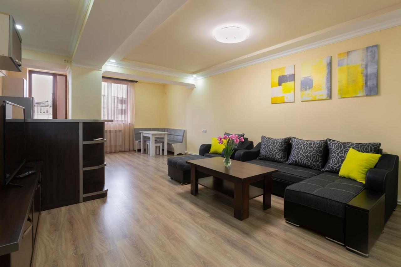 Umba Apartment N5 - Balcony And Mount Ararat View Erywań Zewnętrze zdjęcie