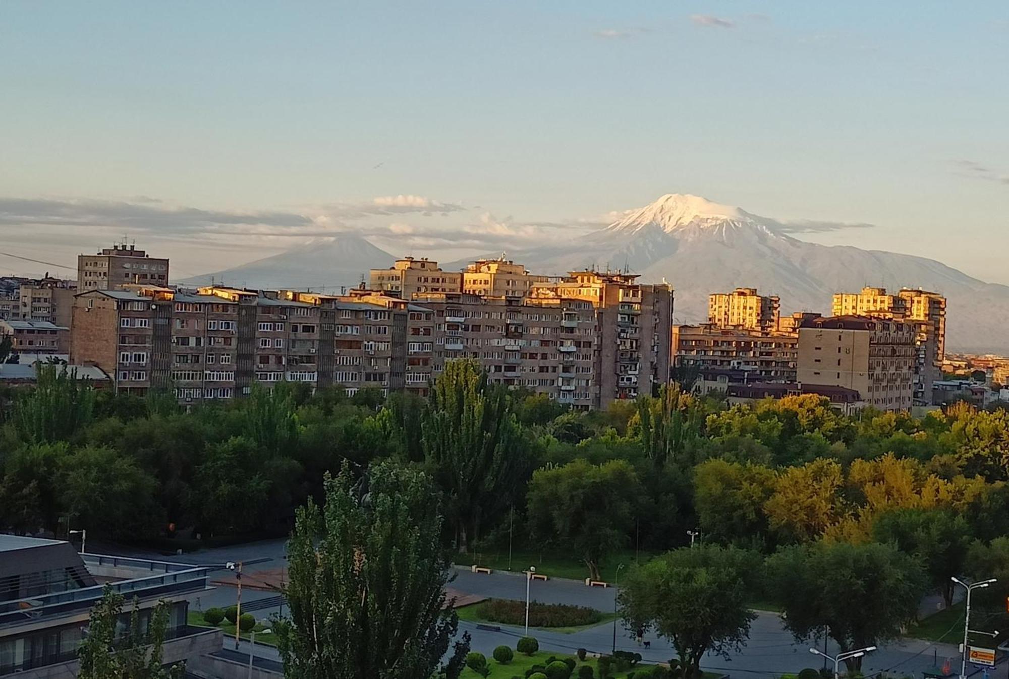 Umba Apartment N5 - Balcony And Mount Ararat View Erywań Zewnętrze zdjęcie